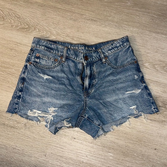 American Eagle Outfitters Pants - 90's Boyfriend Short